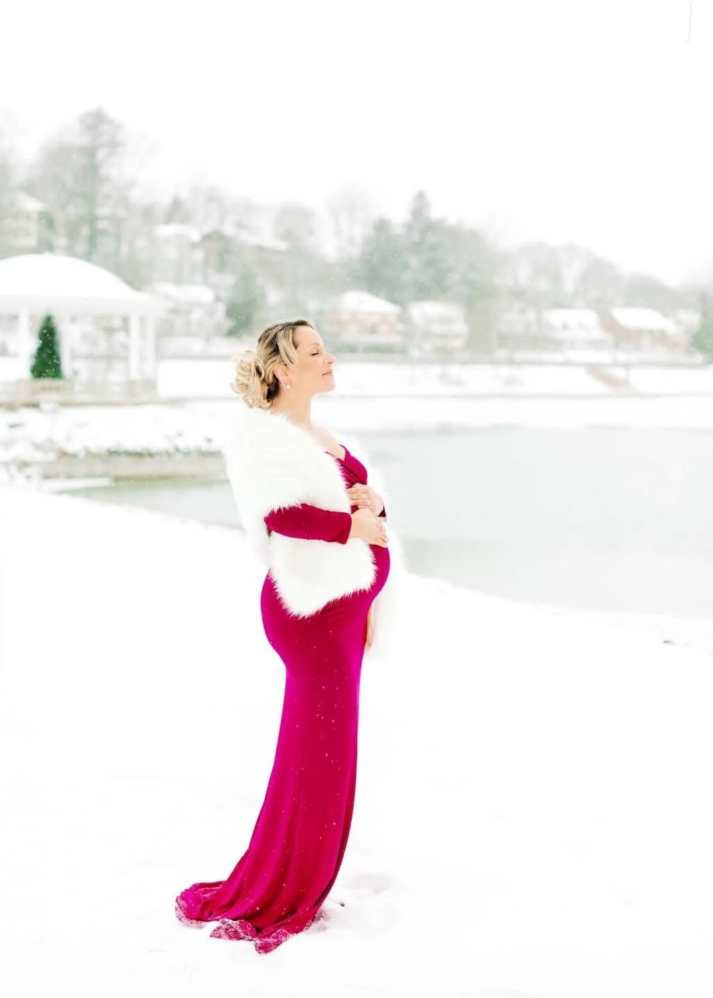 Expectant mother photographed in soft natural light in Syracuse, NY
