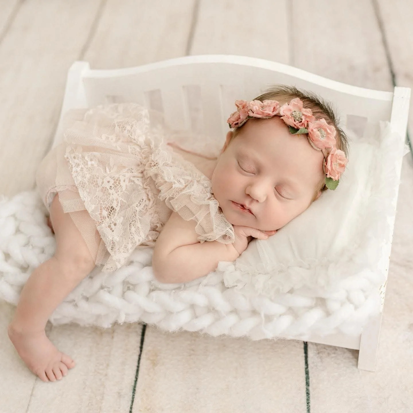 Newborn photography by Dominique